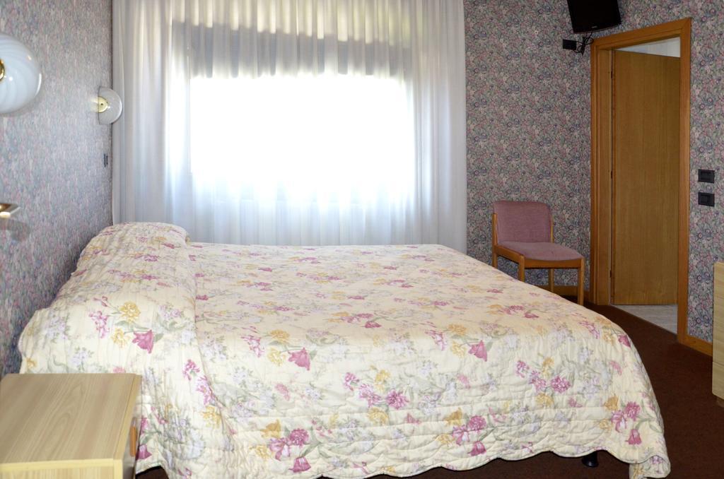 Hotel Cervo 博尔米奥 客房 照片