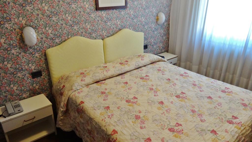 Hotel Cervo 博尔米奥 客房 照片